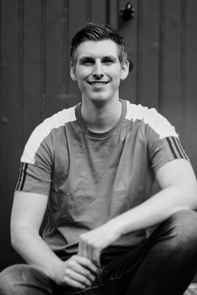 Picture of a man posing.