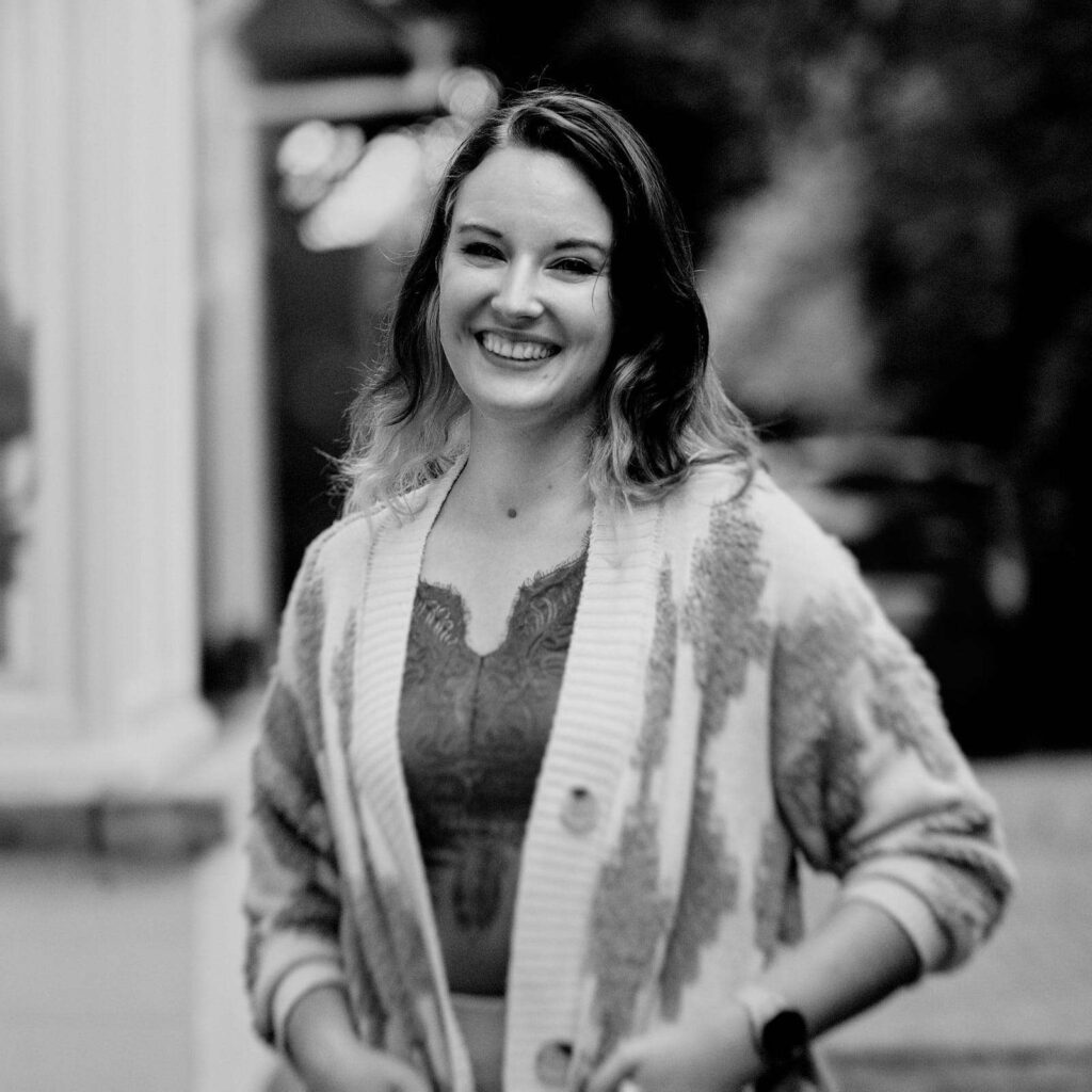 Portrait of a smiling girl.